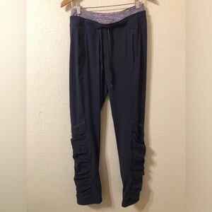 Lululemon Runderful Pant in Grape & Space Dye - Size 6